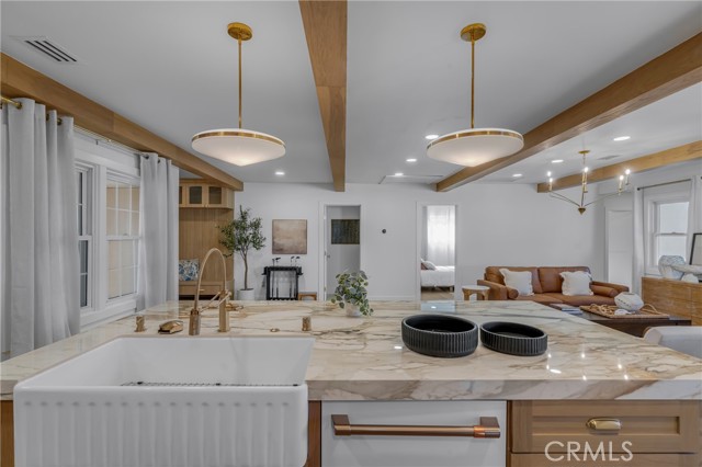 6129 W 83rd Place, Los Angeles CA: https://media.crmls.org/medias/59ca4b85-04d1-4863-8fa0-1443295fa2be.jpg