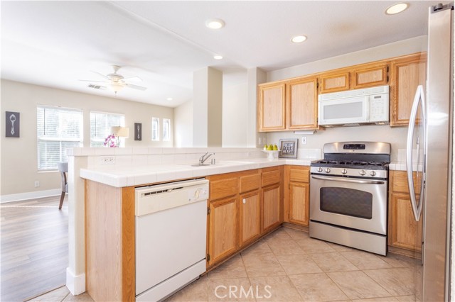 Detail Gallery Image 13 of 33 For 18024 Flynn Dr #5509,  Canyon Country,  CA 91387 - 2 Beds | 2 Baths