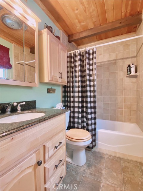 Detail Gallery Image 10 of 11 For 821 W Rainbow Bld, Big Bear City,  CA 92314 - 2 Beds | 1 Baths
