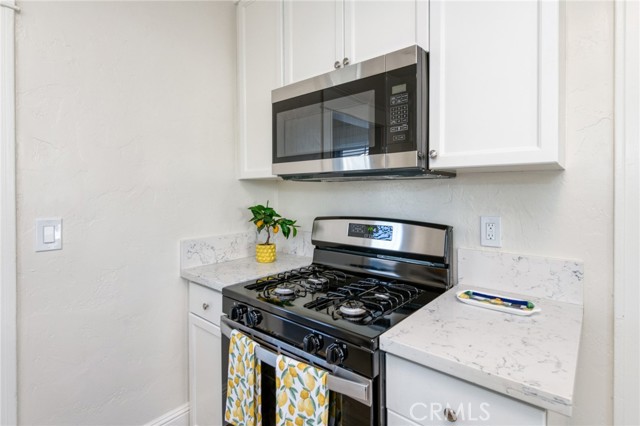 Detail Gallery Image 21 of 41 For 701 E Clinton, Fresno,  CA 93704 - 3 Beds | 1 Baths