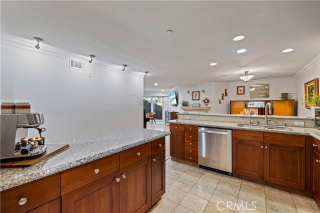 Spacious kitchen with lots of counter space