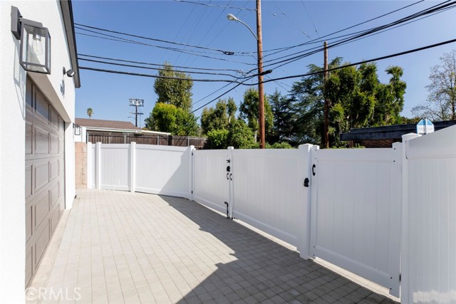 Detail Gallery Image 5 of 63 For 16701 Rinaldi St, Granada Hills,  CA 91344 - 3 Beds | 2/1 Baths