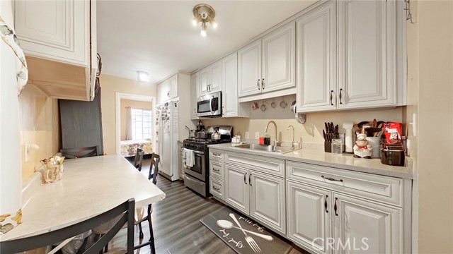 5633 Denny photo 23