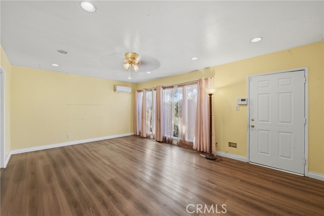 Detail Gallery Image 8 of 33 For 12318 Halo, Lynwood,  CA 90262 - 3 Beds | 2 Baths