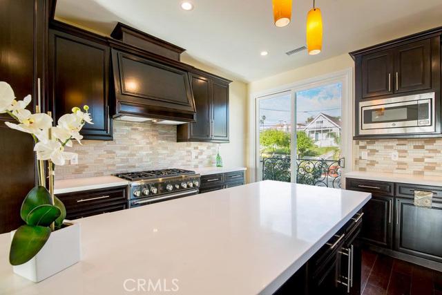 209 Guadalupe Avenue, Redondo Beach, California 90277, 4 Bedrooms Bedrooms, ,3 BathroomsBathrooms,Residential,Sold,Guadalupe,SB16055422