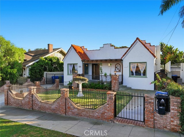 Detail Gallery Image 2 of 62 For 559 W 39th St, San Pedro,  CA 90731 - 3 Beds | 3 Baths