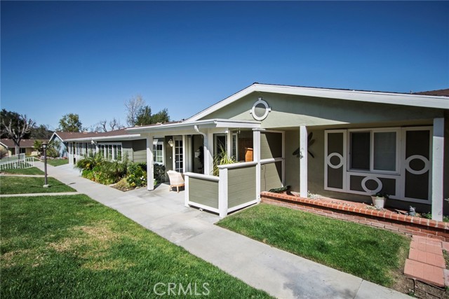 Detail Gallery Image 1 of 1 For 19235 Avenue of the Oaks #B,  Newhall,  CA 91321 - 1 Beds | 1 Baths