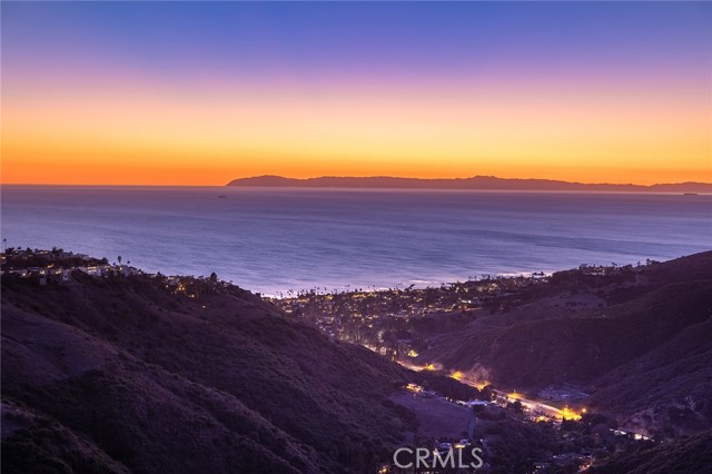 3355 Alta Laguna Boulevard, Laguna Beach CA: https://media.crmls.org/medias/59cfc658-f0b6-4ca8-936e-993a5138b93e.jpg
