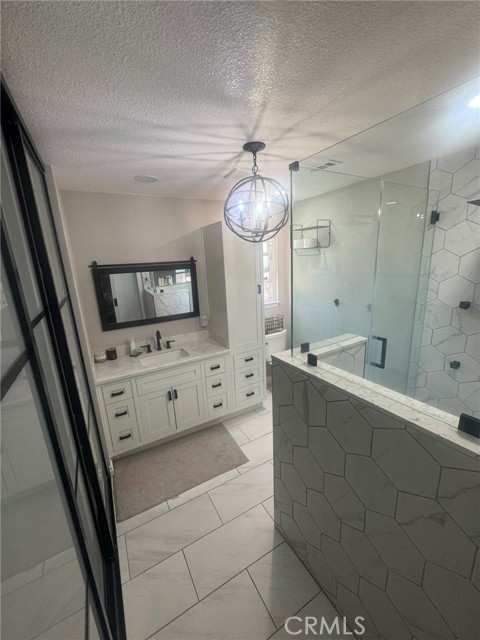 13771 Wawona Road, Apple Valley CA: https://media.crmls.org/medias/59d0eac1-99f8-41e9-b3f8-adef5a03c41f.jpg