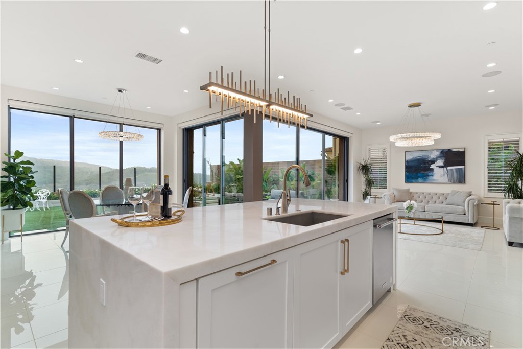 MLS #OC25274910 image #9