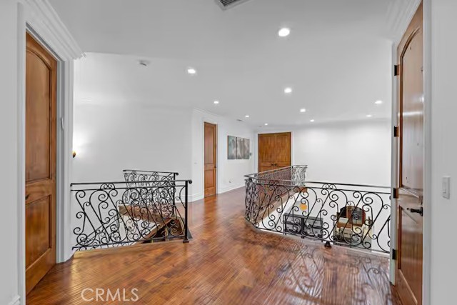 16806 Addison Street photo 28