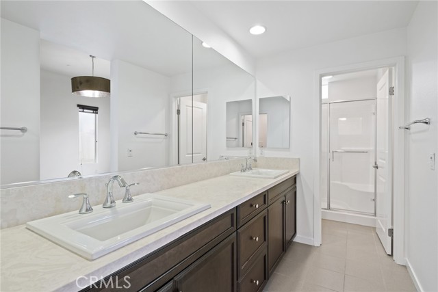 Image 8 of 26 For 555 Rockefeller