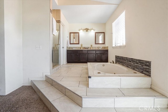 18760 Otomian Road, Apple Valley CA: https://media.crmls.org/medias/59d373c7-9206-405e-914f-93621a0a08c1.jpg