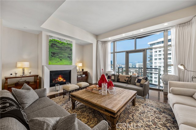 10776 Wilshire Boulevard, Los Angeles CA: https://media.crmls.org/medias/59d40b5d-1afc-4795-b497-af966cf59f20.jpg