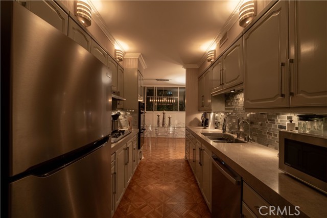 Detail Gallery Image 8 of 43 For 8787 Shoreham Dr #201,  West Hollywood,  CA 90069 - 1 Beds | 1 Baths