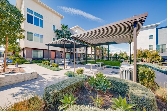 221 Steely, Irvine CA: https://media.crmls.org/medias/59d4ff9a-2d4c-4101-bbfa-1161b9c0cd15.jpg