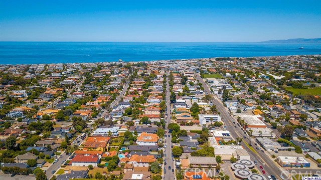 1136 11th Street, Manhattan Beach, California 90266, 4 Bedrooms Bedrooms, ,2 BathroomsBathrooms,Residential,Sold,11th,320001910