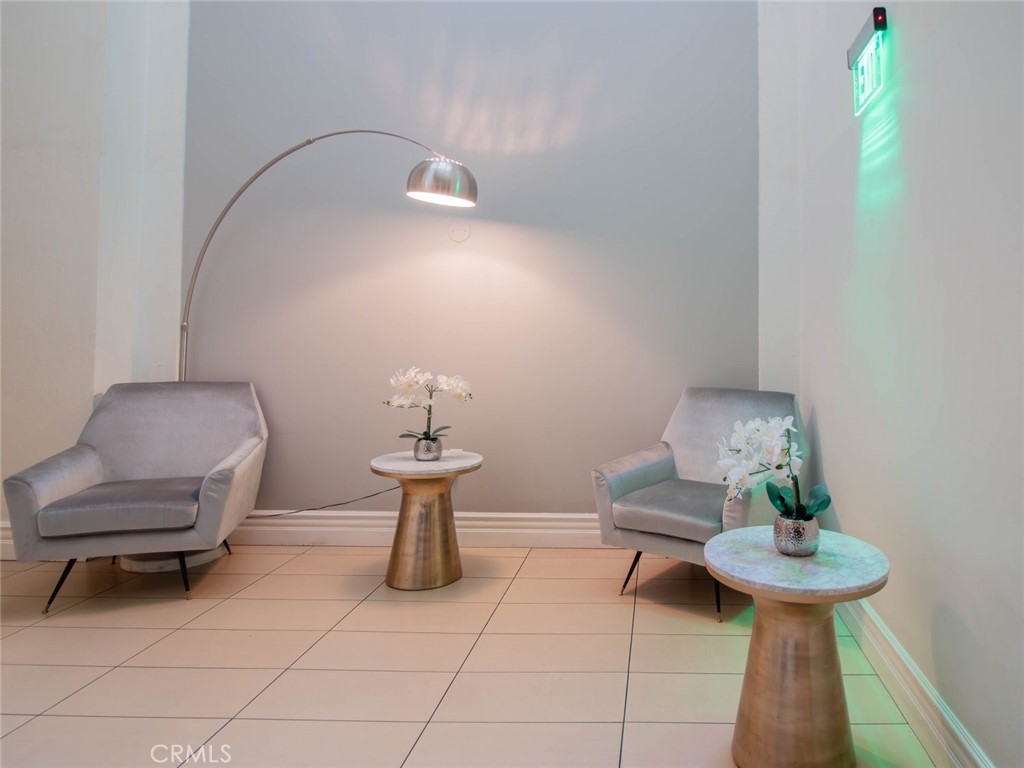 https://media.crmls.org/medias/59d5520c-2d89-47dd-a541-1b3f9c422757.jpg?preset=X-Large