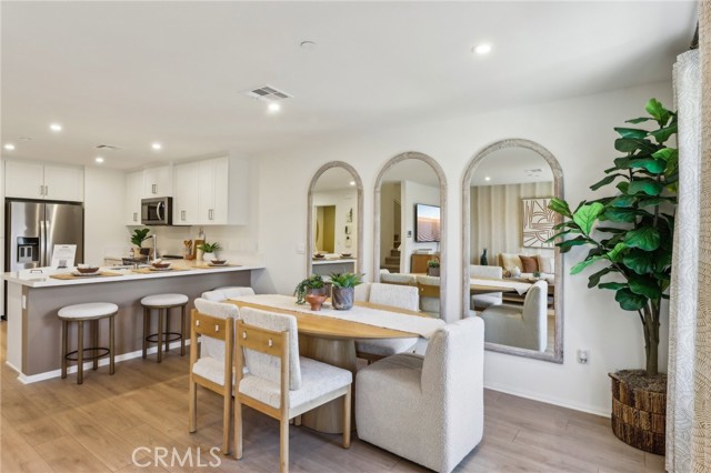 Detail Gallery Image 7 of 23 For 15525 April Dawn Way #3,  Fontana,  CA 92336 - 3 Beds | 2/1 Baths