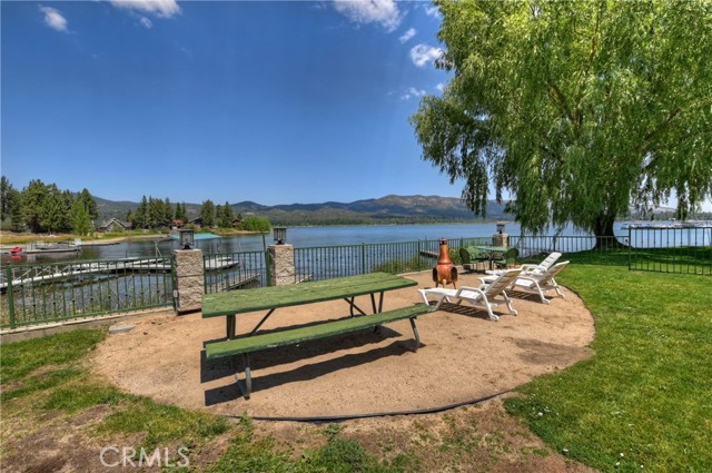 488 Lakeview Court, Big Bear Lake CA: https://media.crmls.org/medias/59d5da2d-7ecb-4389-88c9-82a2902b8824.jpg
