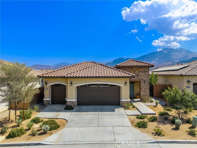 80241 Champions Way, La Quinta CA: https://media.crmls.org/medias/59d6c185-ee29-4563-bcbd-8ce1ad21b874.jpg