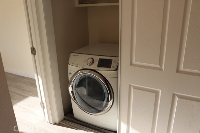 Detail Gallery Image 9 of 22 For 13243 Vanowen #5,  North Hollywood,  CA 91605 - 2 Beds | 3 Baths