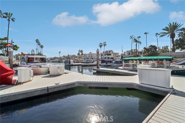 Detail Gallery Image 8 of 47 For 4453 W Coast, Newport Beach,  CA 92663 - 3 Beds | 2/1 Baths