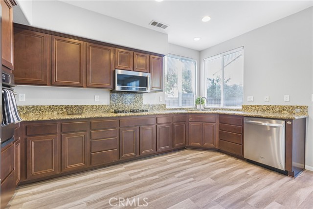 Detail Gallery Image 11 of 28 For 29450 Cresta Dr, Menifee,  CA 92584 - 4 Beds | 2/1 Baths