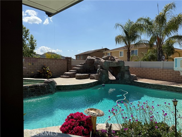 25279 Spur Branch Place, Menifee CA: https://media.crmls.org/medias/59d788c7-8f9d-4847-8cce-b250fa4bb704.jpg