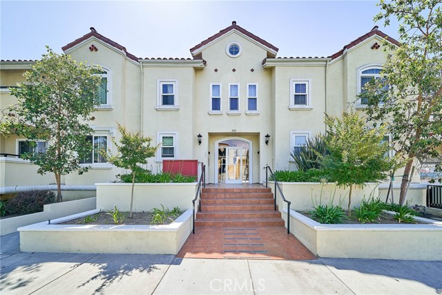 Detail Gallery Image 1 of 30 For 300 E Providencia Ave #211,  Burbank,  CA 91502 - 1 Beds | 1 Baths