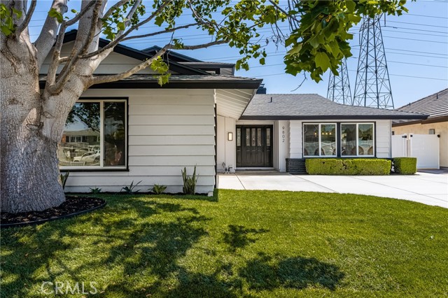 9802 Effingham Drive, Huntington Beach CA: https://media.crmls.org/medias/59d7917d-3531-46cd-9495-7b40dbb02959.jpg