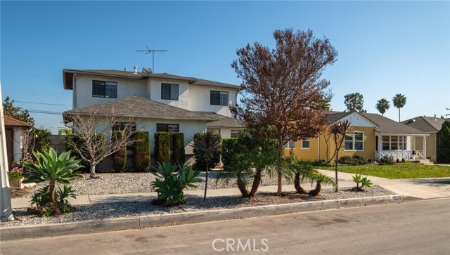 Detail Gallery Image 2 of 44 For 15202 Florwood Ave, Lawndale,  CA 90260 - 5 Beds | 3 Baths