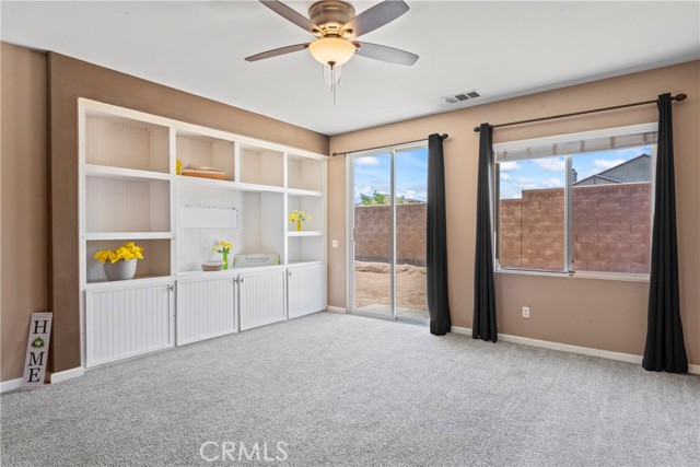 13275 Lone Pine Court, Hesperia CA: https://media.crmls.org/medias/59d8abd5-29c7-484a-90a9-92c6aa79051c.jpg