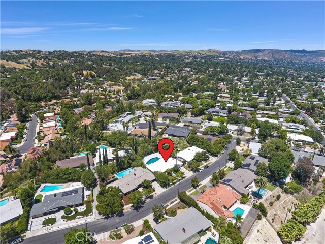 5115 Boda Pl, Woodland Hills CA: https://media.crmls.org/medias/59d95f2d-0daf-450f-88cc-ac1659b17512.jpg