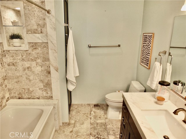 4138 E Mendez Street, Long Beach CA: https://media.crmls.org/medias/59d9bfff-27a2-41af-b26e-e09dcfc4b012.jpg