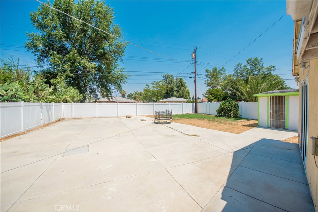 https://media.crmls.org/medias/59d9df15-27f5-428b-ab47-a6fab341743b.jpg?preset=X-Large