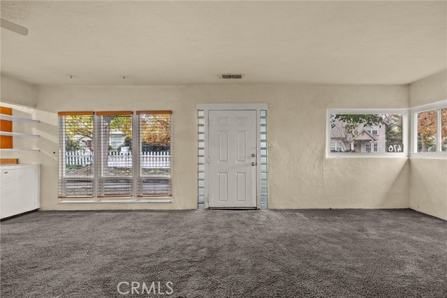 Detail Gallery Image 3 of 47 For 476 E 7th Ave, Chico,  CA 95926 - 4 Beds | 2 Baths