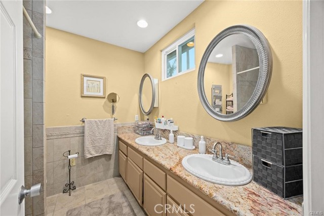 Detail Gallery Image 9 of 16 For 2020 Canada Bld, Glendale,  CA 91208 - 4 Beds | 3 Baths