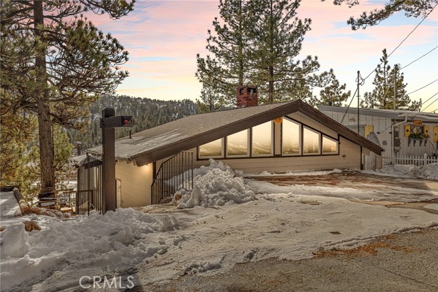 Detail Gallery Image 3 of 58 For 39005 Bayview Ln, Big Bear Lake,  CA 92315 - 4 Beds | 2/1 Baths