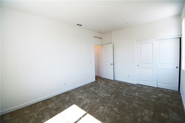 2553 E Kiwi Ct, Ontario CA: https://media.crmls.org/medias/59dbac4b-112e-4e4d-9a30-1ab94c6dd35e.jpg