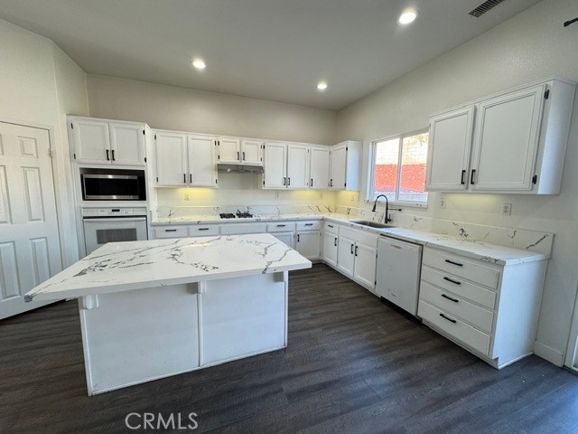 Detail Gallery Image 33 of 60 For 11818 Amethyst Ct, Jurupa Valley,  CA 91752 - 6 Beds | 3 Baths