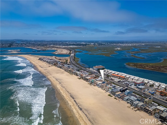 51 B Surfside Avenue, Surfside CA: https://media.crmls.org/medias/59dbf033-2c5d-4001-86b4-5951ace25fe0.jpg