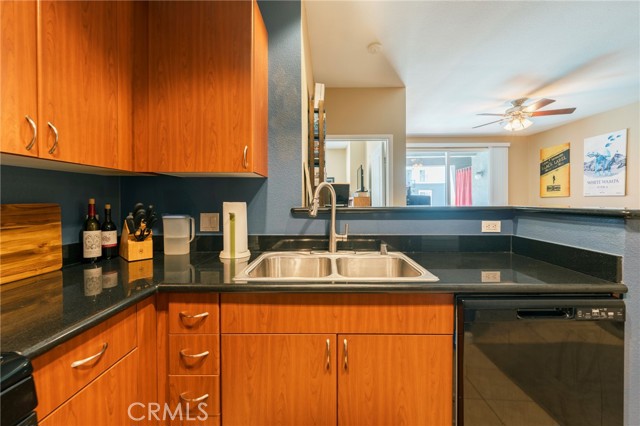 1801 E Katella Avenue, Anaheim CA: https://media.crmls.org/medias/59dd1404-48fe-4ced-8d82-d9e22a751515.jpg