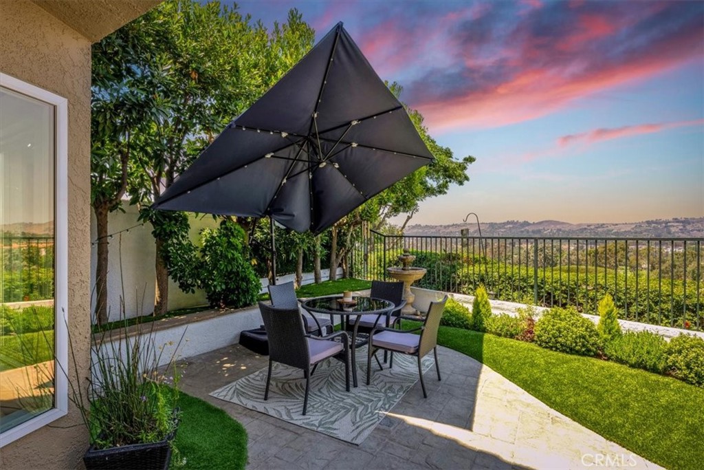 MLS #OC25181246 image #2