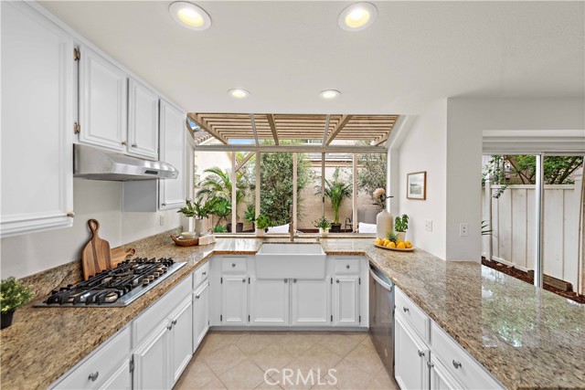 Detail Gallery Image 3 of 38 For 14 Songbird Ln, Aliso Viejo,  CA 92656 - 3 Beds | 2/1 Baths