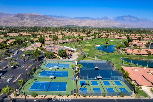 Tennis and Pickle Bal courts