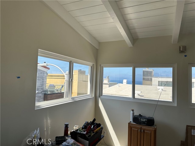212 Marine Avenue, Manhattan Beach CA: https://media.crmls.org/medias/59dd76f7-59da-419c-9907-4767cc64dd89.jpg
