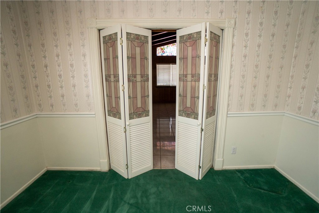 https://media.crmls.org/medias/59ddac2e-d9c6-43de-b28b-539b0505f1a4.jpg?preset=X-Large