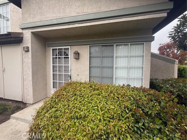 Detail Gallery Image 2 of 24 For 41 Oxford #10,  Irvine,  CA 92612 - 2 Beds | 2 Baths