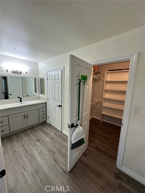 Detail Gallery Image 25 of 37 For 1345 Cabrillo Park Dr #S04,  Santa Ana,  CA 92701 - 1 Beds | 1 Baths